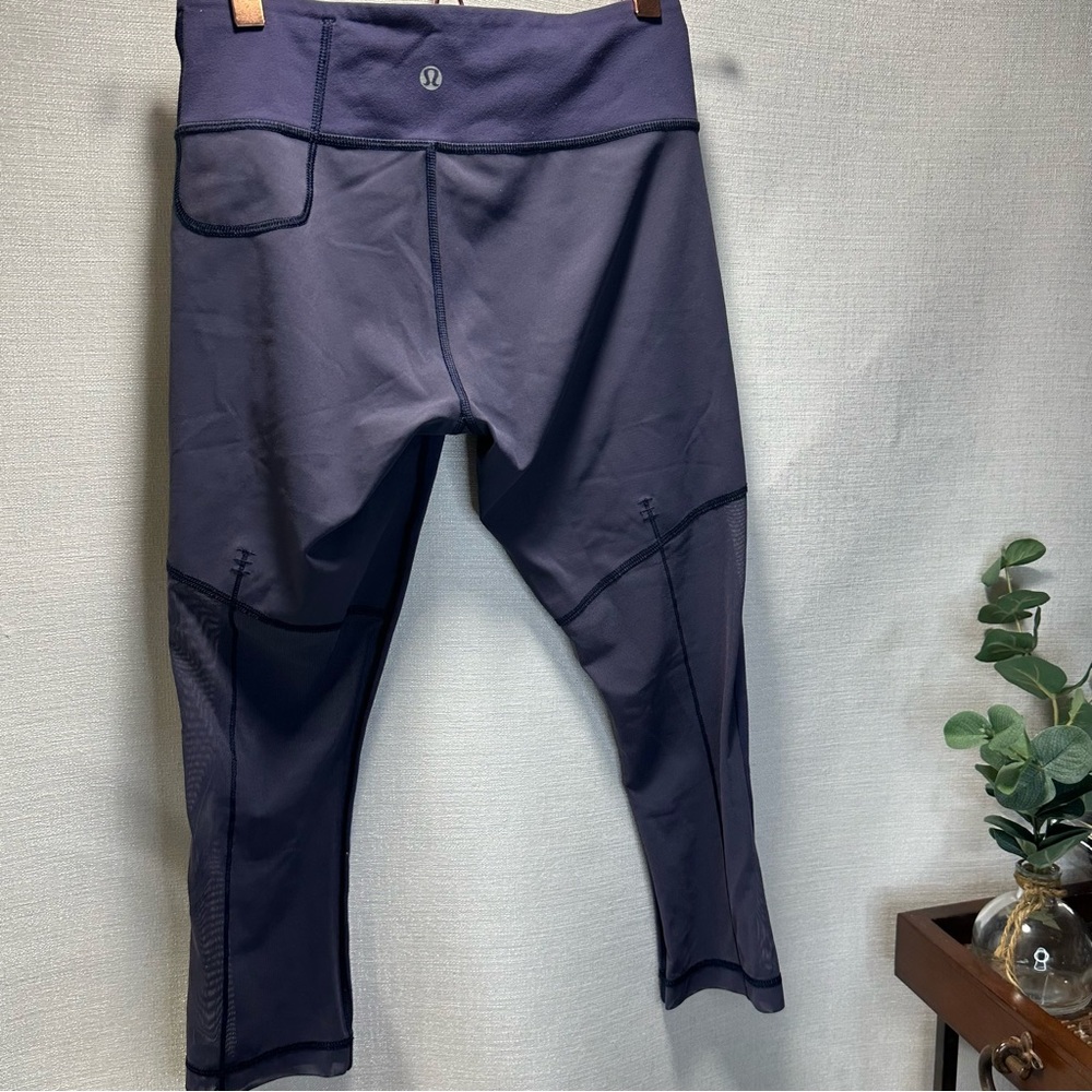 Lululemon Leggings Purple Cropped Mesh Back Detailing Active Stretch Bottoms Sz4